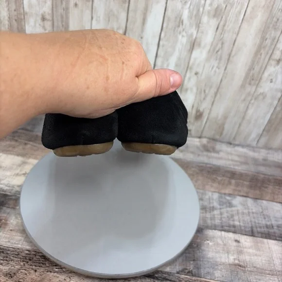 Minnetonka Women’s Black Suede Kilty Moccasin Size 7.5 - Picture 11 of 11